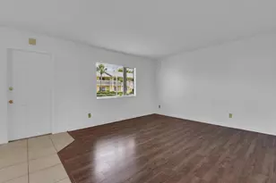 4617 Bayshore Dr, Naples, FL 34112 - Photo 9