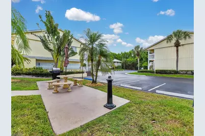 4617 Bayshore Dr #H5, Naples, FL 34112 - Photo 19