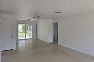 33 Broadway Cir, Fort Myers, FL 33901 - Photo 3