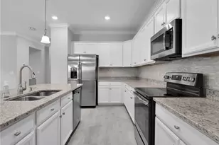 19527 Utopia Ln, Estero, FL 33928 - Photo 9