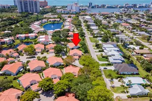 522 Beachwalk Cir, Naples, FL 34108 - Photo 3