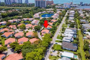 522 Beachwalk Cir, Naples, FL 34108 - Photo 33