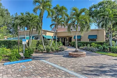 522 Beachwalk Cir, Naples, FL 34108 - Photo 31