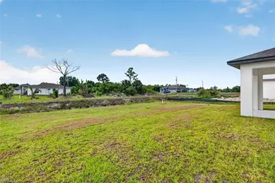 818 Portland St E, Lehigh Acres, FL 33974 - Photo 21