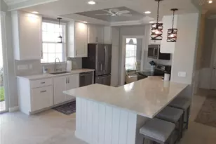 3900 Valentia Way, Naples, FL 34119 - Photo 5