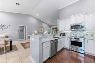 6835 Huntington Lakes Cir, Naples, FL 34119 - Photo 3