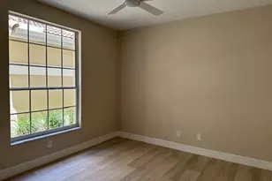 93 Silver Oaks Cir, Naples, FL 34119 - Photo 5