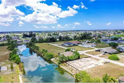 2017 NE 5th Pl, Cape Coral, FL 33909 - Photo 35