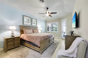1243 Briarwood Ct, Naples, FL 34104 - Photo 9