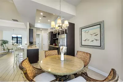 1243 Briarwood Ct, Naples, FL 34104 - Photo 7