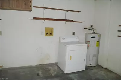 903 SE 20th Ct, Cape Coral, FL 33990 - Photo 21