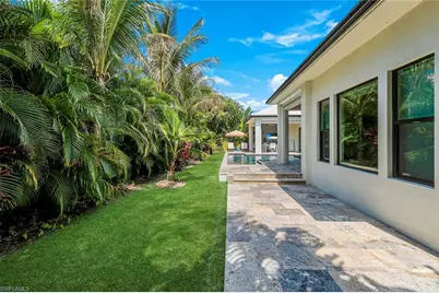 760 Park Shore Dr, Naples, FL 34103 - Photo 33