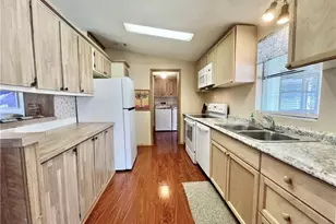 573 Cape Florida Ln, Naples, FL 34104 - Photo 5