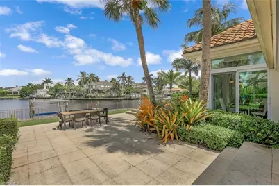 655 Galleon Dr, Naples, FL 34102 - Photo 29