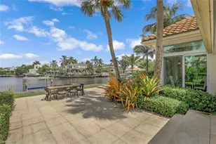 655 Galleon Dr, Naples, FL 34102 - Photo 29