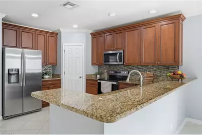 15078 Topsail Ct, Naples, FL 34119 - Photo 9