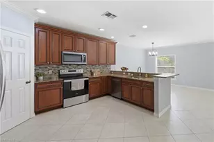15078 Topsail Ct, Naples, FL 34119 - Photo 7