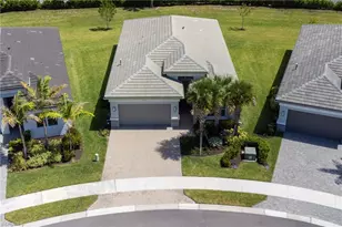 12377 Dahlia Ct, Naples, FL 34120 - Photo 23