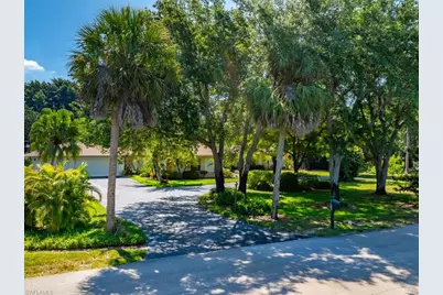 610 West St, Naples, FL 34108 - Photo 5
