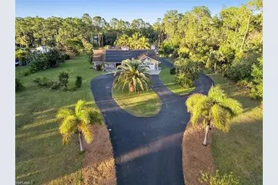 6011 Sea Grass Ln, Naples, FL 34116 - Photo 9