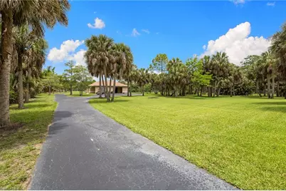385 13th St SW, Naples, FL 34117 - Photo 31