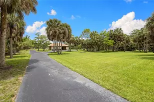 385 13th St SW, Naples, FL 34117 - Photo 31