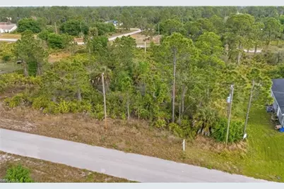 1141 Corry St E, Lehigh Acres, FL 33974 - Photo 7