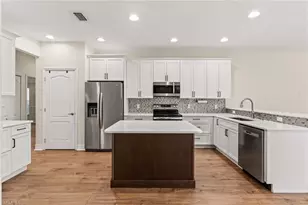 15505 Prickle Grass Ct, Alva, FL 33920 - Photo 9