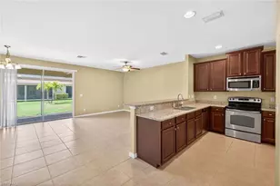 3806 Clearbrook Ln, Fort Myers, FL 33966 - Photo 7