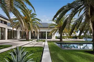 3655 Fort Charles Dr, Naples, FL 34102 - Photo 5