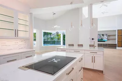 180 7th Ave S, Naples, FL 34102 - Photo 9