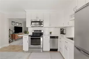 275 8th Ave S, Naples, FL 34102 - Photo 5