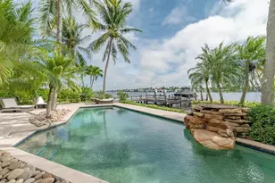 883 Galleon Dr, Naples, FL 34102 - Photo 41