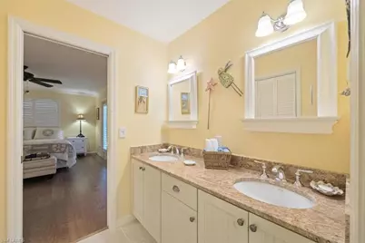 587 Parkwood Ln, Naples, FL 34103 - Photo 15