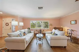 587 Parkwood Ln, Naples, FL 34103 - Photo 5