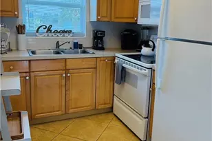 3250 10th St N, Naples, FL 34103 - Photo 9