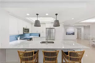 411 6th St S, Naples, FL 34102 - Photo 9