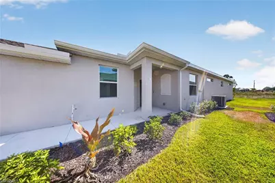 20559 Hazelnut Ct S, Lehigh Acres, FL 33976 - Photo 3