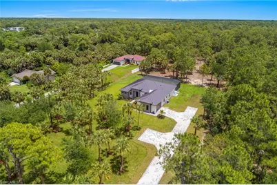 172 11th St SW, Naples, FL 34117 - Photo 3