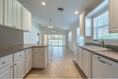 7872 Umberto Ct, Naples, FL 34114 - Photo 11