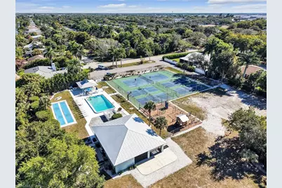 2554 Outrigger Ln, Naples, FL 34104 - Photo 39