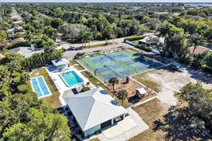 2554 Outrigger Ln, Naples, FL 34104 - Photo 39