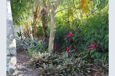 2554 Outrigger Ln, Naples, FL 34104 - Photo 31