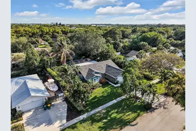 2554 Outrigger Ln, Naples, FL 34104 - Photo 41