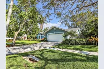 2554 Outrigger Ln, Naples, FL 34104 - Photo 3