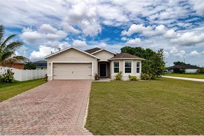 2220 NE 5th Ave, Cape Coral, FL 33909 - Photo 5