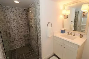 4041 Gulf Shore Blvd N, Naples, FL 34103 - Photo 21