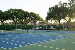 621 Squire Cir, Naples, FL 34104 - Photo 23
