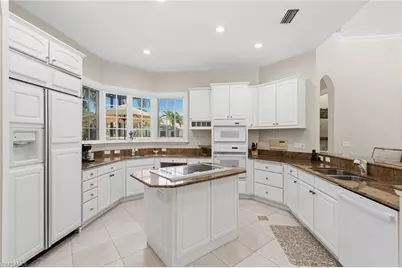 4661 Idylwood Ln, Naples, FL 34119 - Photo 11