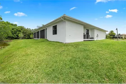 18355 Fairmont Dr, Naples, FL 34114 - Photo 45